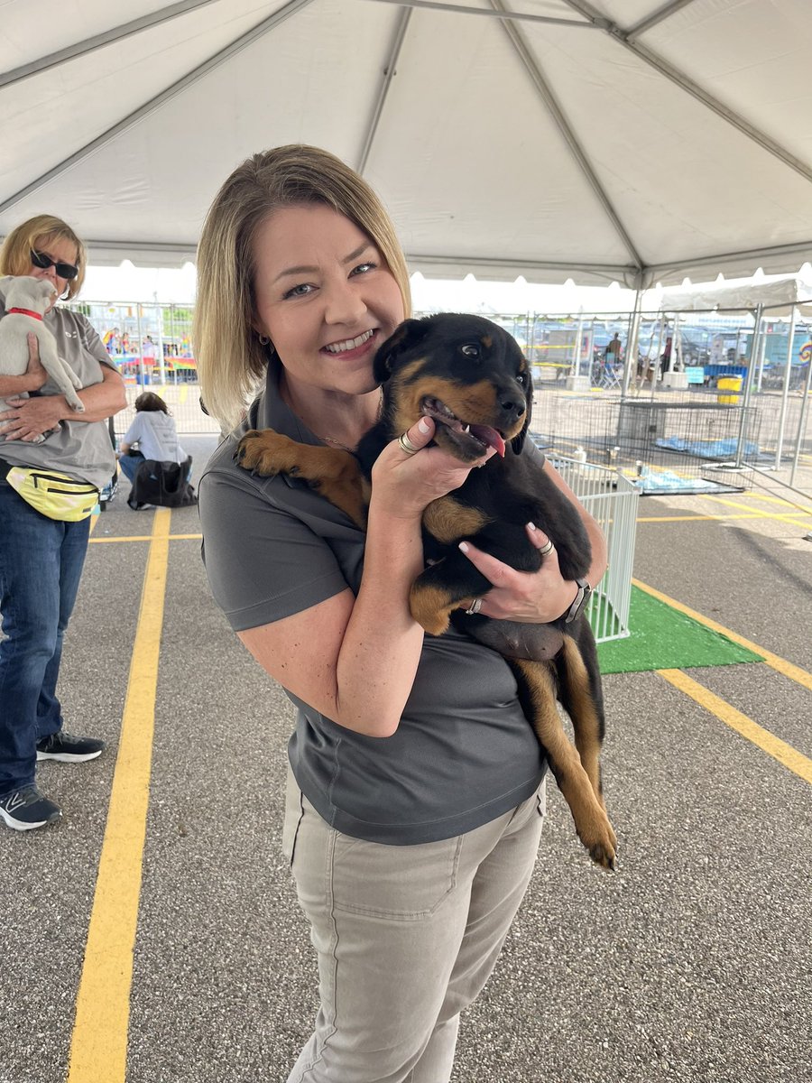 MichEMHS's tweet image. June is Pet Preparedness month! Saturday members of our team kicked it off by spreading the word at the Meet Your Best Friend event in Southfield. Do you have an emergency plan for your pet? Learn more here: michigan.gov/miready/plan-a… 
#miready #petpreparedness