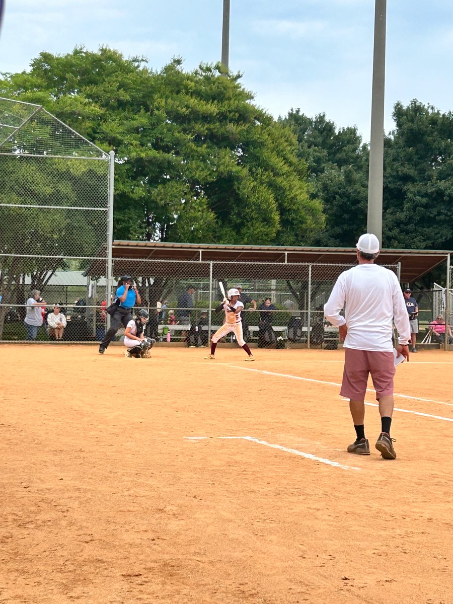 Adrianna_Gomez5's tweet photo. Great way to start the season 🥎🖤 We played as a team and had fun at the same time 🙌🏽 Batting average: .765 for the weekend ! 8 singles, 3 doubles, and 2 triples ! Got to play SS and catcher !
Can’t wait to see what the rest of the summer brings ! #beelite #tieronefastpitch https://t.co/LL0liAWzHd