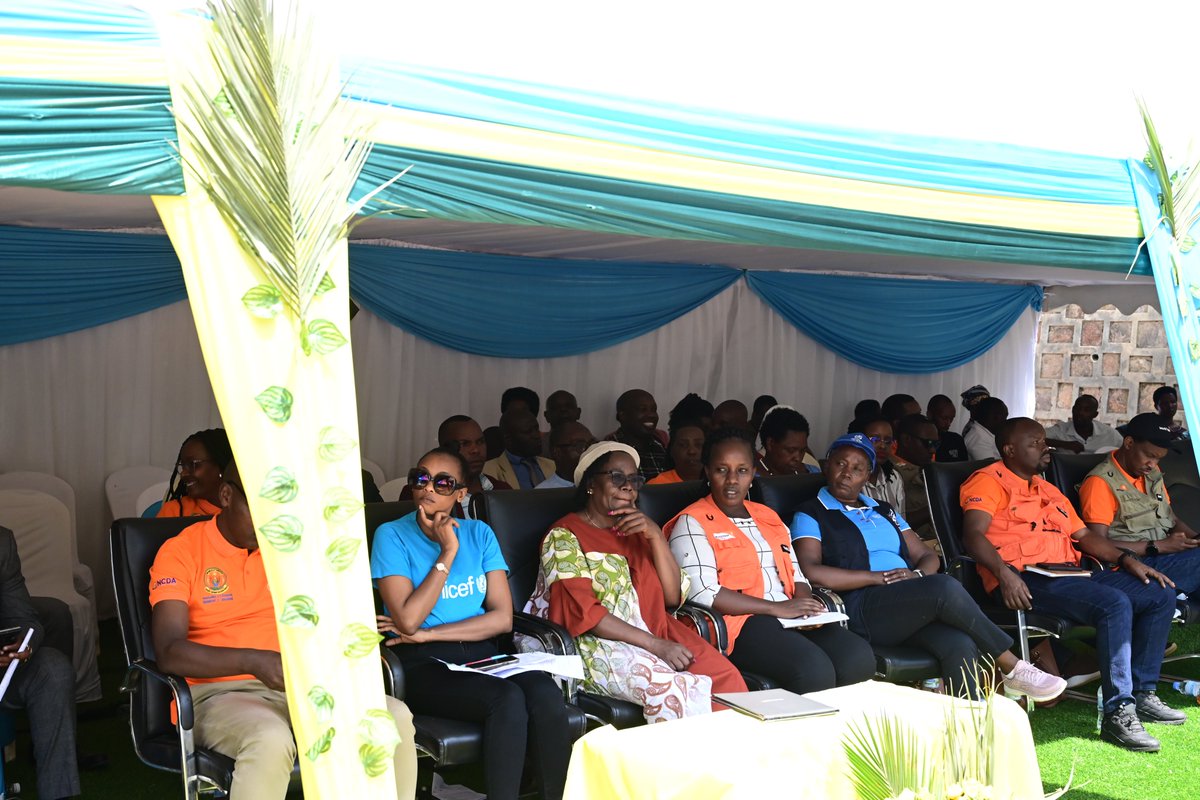 WVRwanda's tweet photo. Today, @WVRwanda joined @Bureradistrict, NCDA, RBC, and other partners during the launch of the Maternal &amp; Child Health week. During this week, there will be sensitization regarding immunization for children, sensitization on nutritious food, and hygiene among others.
#MCH https://t.co/nOprLEMAzg