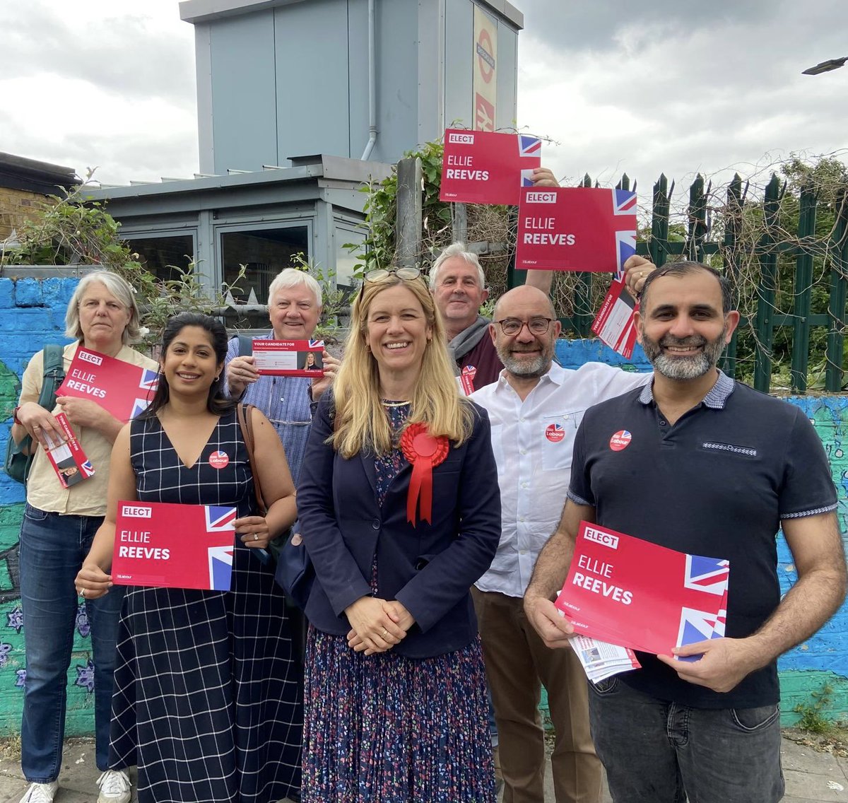 Ellie Reeves (@elliereeves) on Twitter photo It was also good to be out in #Crofton Park with <a href="/LWEDCLP/">Lewisham West and East Dulwich CLP</a>!
Great to speak to voters in an area I know well and that I hope to represent.
Vote Labour on Thursday 4th July! 🌹🌹 It was also good to be out in #Crofton Park with <a href="/LWEDCLP/">Lewisham West and East Dulwich CLP</a>!
Great to speak to voters in an area I know well and that I hope to represent.
Vote Labour on Thursday 4th July! 🌹🌹