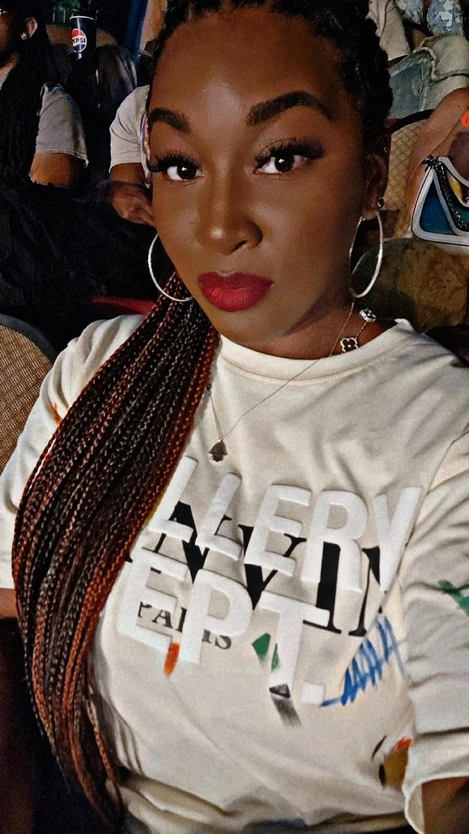 tiffsbeezy's tweet photo. @hunxho I'M THE BEST and HE know it...
I'm knowin' he just mine for the moment, so I'LL ENJOY IT 😻 #onenightonlytour #houston #houseofblues #gallerydeptxlanvin #vancleef https://t.co/HT2OwtlvY0