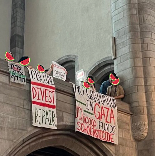 UCLaborCouncil's tweet photo. Banner drop met with cheers this weekend at the UChicago SSD graduation. 
The message was heard loud and clear — Disclose, Divest, Repair.
Free Palestine! https://t.co/fd3yU9Q7xs