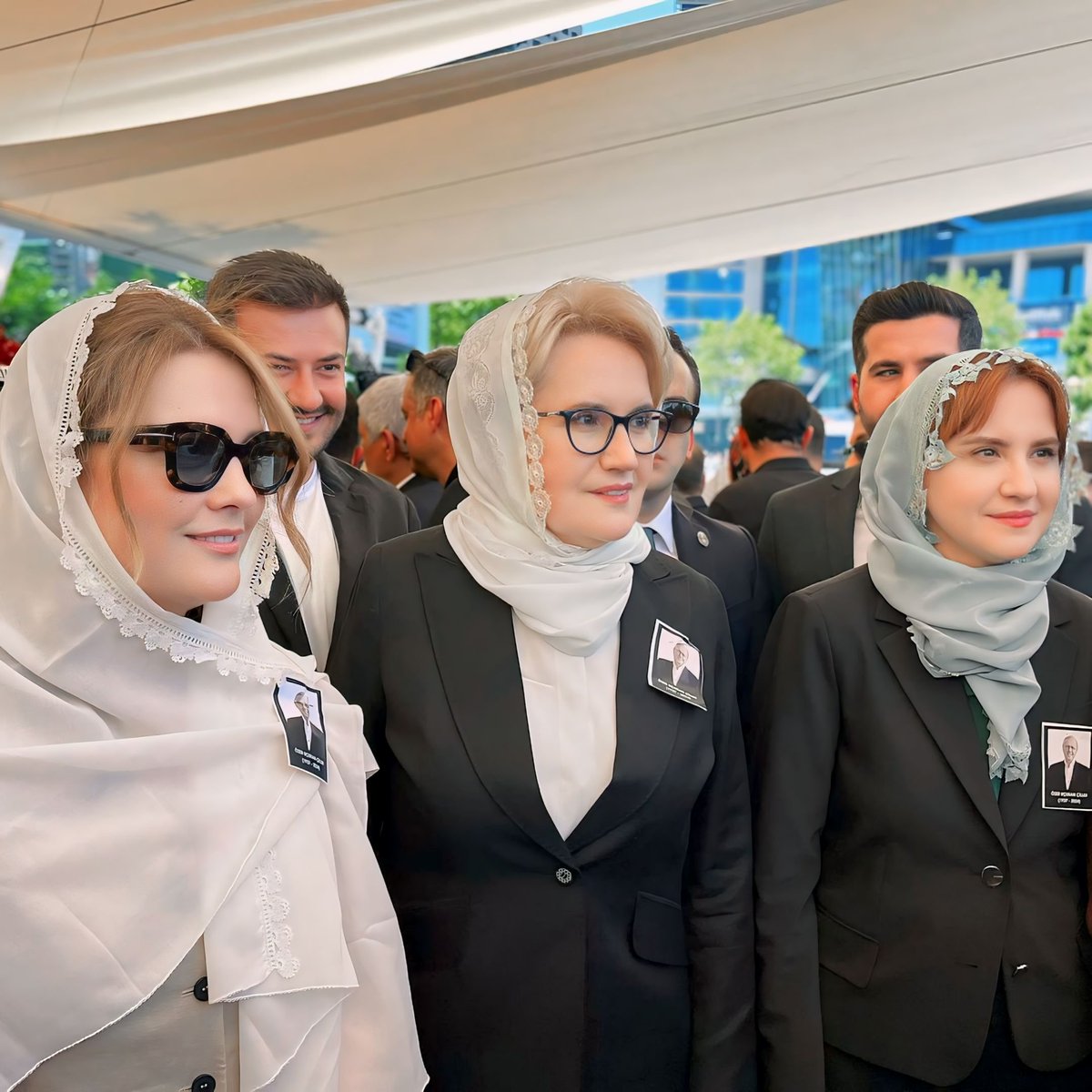 Elbet bir gün buluşacağız...
<a href="/meral_aksener/">Meral Akşener</a> 🤍