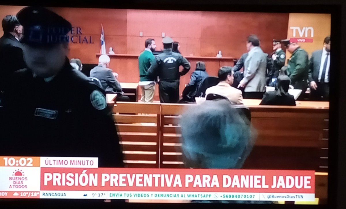 IsmaelPatti's tweet photo. Por fin meten preso a esta porquería de Comunista y Alcalde, Amigo intimo de Nicolás Maduro https://t.co/hCPsYovM2W