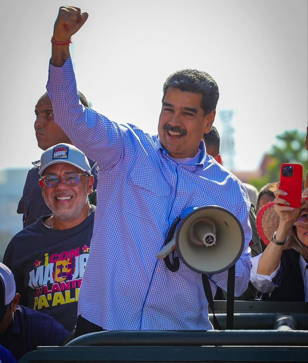 luis_villegasr's tweet photo. ¡Estamos en la movida digital!
La 4ta edición del TikTok Live de mi C/J @NicolasMaduro llegó para seguir conectando al pueblo con lo afirmativo venezolano, donde nos llamó a construir un poderoso sistema comunicacional ante la hegemonía del imperio, para seguir defendiendo la verdad de todo un país que está determinado a combatir el bloqueo en todos sus niveles y por todos los medios. Además destacó que "hemos conseguido nuestro camino construyendo paso a paso grandes logros para el país". 

Tenemos un destino claro y la fórmula de la revolución para salir adelante. ¡Venceremos!
#SanciónCero