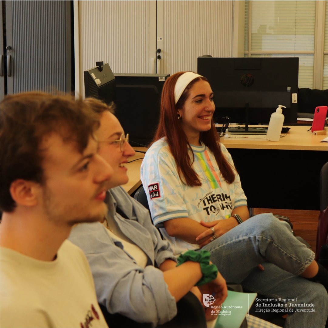 drjmadeira's tweet photo. Programa Eurodisseia
O Diretor Regional de Juventude, André Alves deu as boas-vindas aos 8 estagiários que realizam o seu estágio no âmbito do Programa Eurodisseia, entre junho e novembro deste ano. https://t.co/S95RFUbfWF