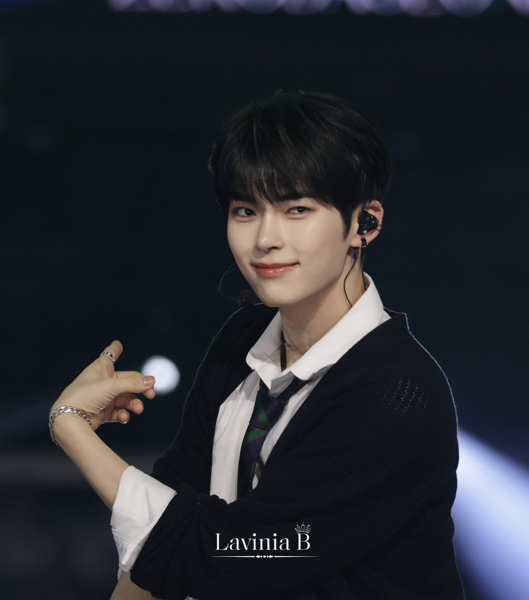 laviniab0613's tweet photo. 240602 K-Wave 
너무 예뻐～
#성한빈 #SUNGHANBIN #ソンハンビン #成韩彬 #ZB1 #제로베이스원 #ZEROBASEONE https://t.co/bDDzE11Li7