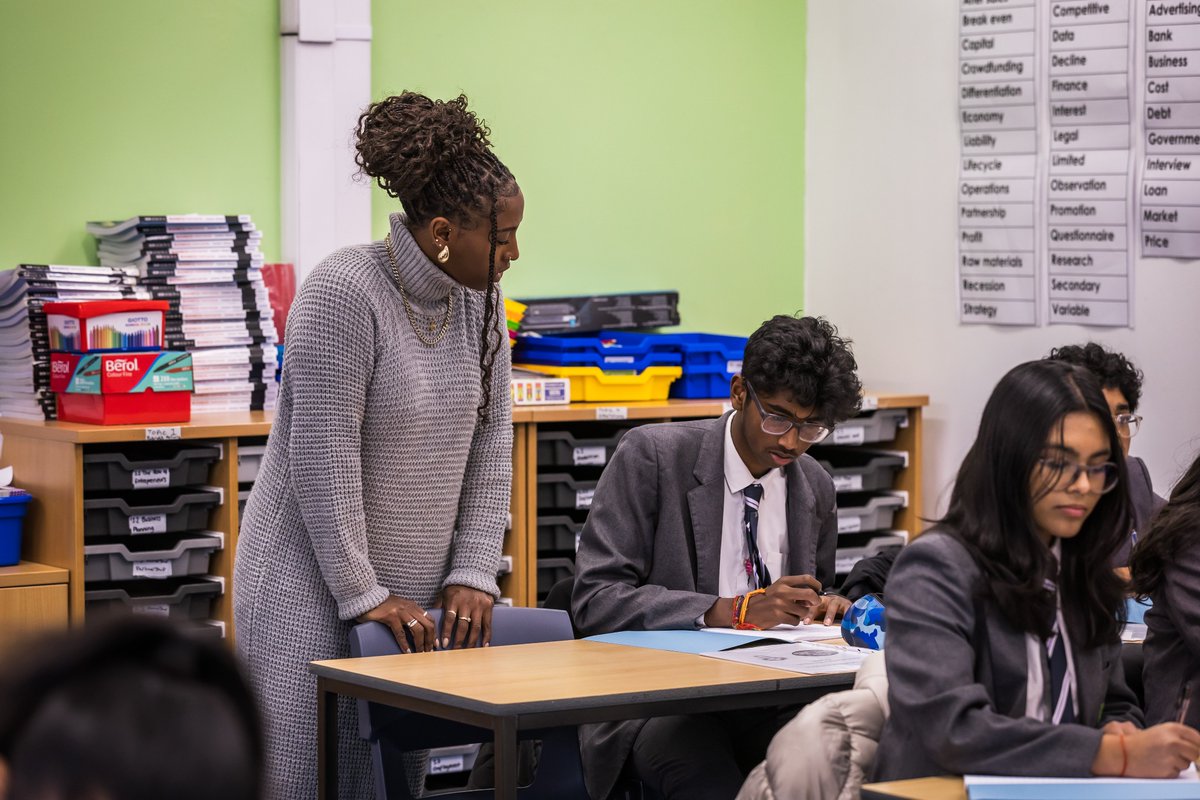 RusheyMeadAcad's tweet photo. What a fantastic first day back! It's wonderful to see our students returning from half term, energized and eager to learn. Their enthusiasm is truly inspiring, and we're excited for all the learning and growth ahead. #BackToSchool #EagerToLearn #InspiringStudents https://t.co/J6Y2pecQzn