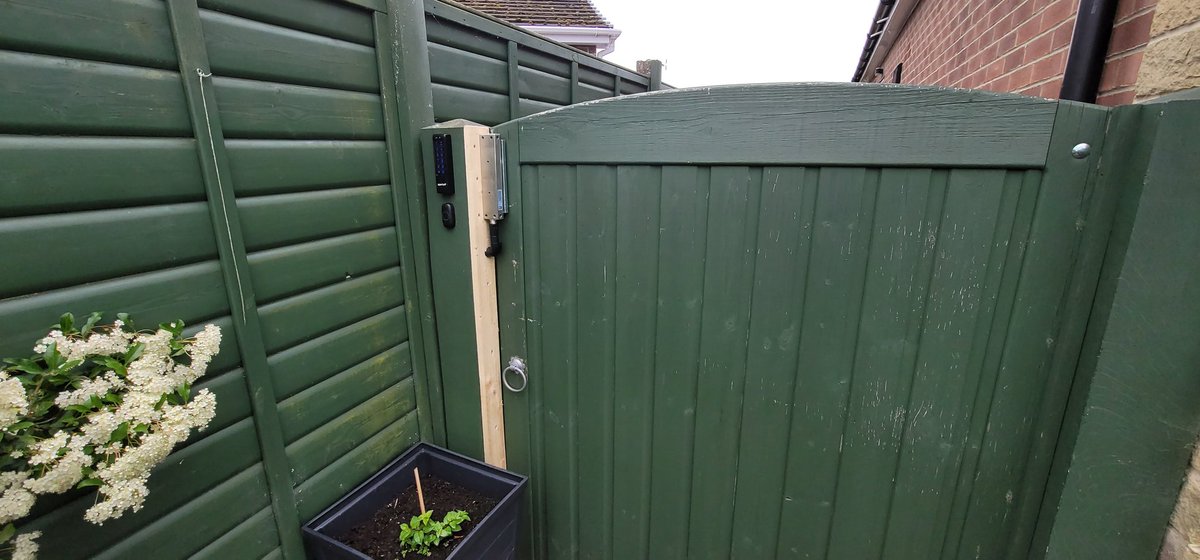 CorrupttPlanet's tweet image. #Gate #AccessControl #DoorEntrySystem Giving #PieceOfMind &amp;amp; Extra #Security Complete with override switch &amp;amp; #SmartPhone Control so can be unlocked from anywhere #ContactUs #CHSecSolutions #MagLock #Keypad #CodeLock #CardSwipe