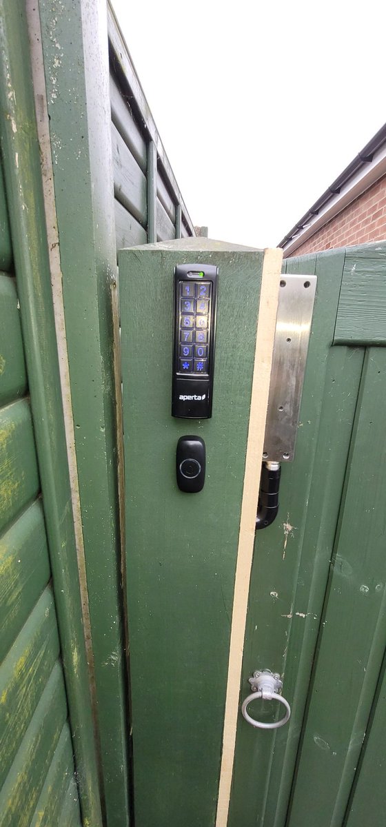 CorrupttPlanet's tweet image. #Gate #AccessControl #DoorEntrySystem Giving #PieceOfMind &amp;amp; Extra #Security Complete with override switch &amp;amp; #SmartPhone Control so can be unlocked from anywhere #ContactUs #CHSecSolutions #MagLock #Keypad #CodeLock #CardSwipe