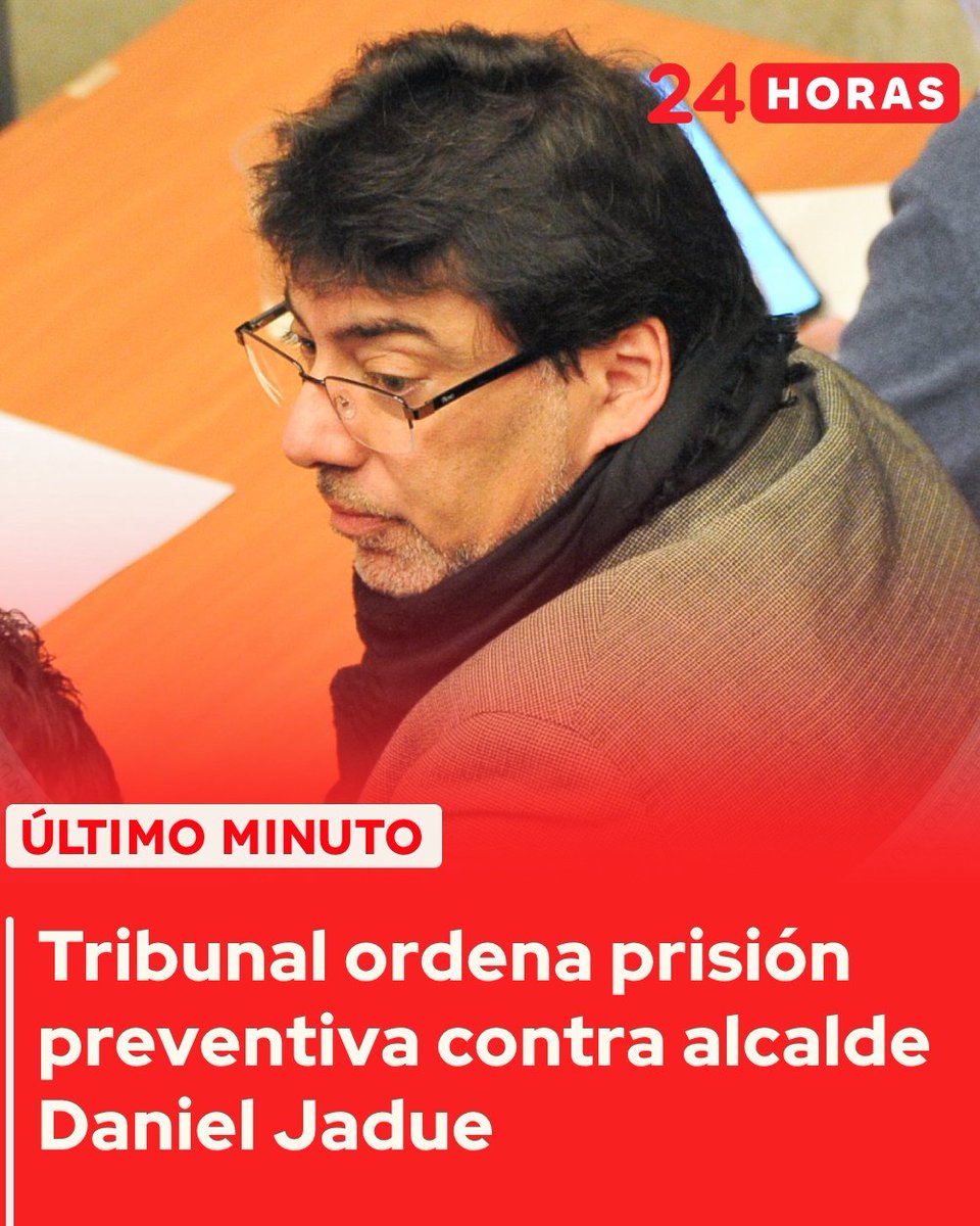 Divididos_Sumo's tweet photo. Cathy Barriga arresto domiciliario 
Regginato arresto domiciliario 
Raul Torrealba Arresto domiciliario 
Luis Hermosilla libre de polvo y paja

Daniel Jadue Prisión Preventiva 
La Justicia Chilena y el Fiscal Nacional están en poder de la Derecha, los corruptos en Chile ríen. https://t.co/14jUntEu3k