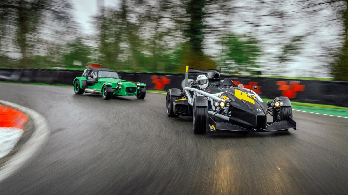 In evo’s Track Car of the Year issue, we put Ariel’s Atom 4R up against the Caterham Seven evo25 edition. These are our favourite shots - evo.co.uk/ariel/atom/206…