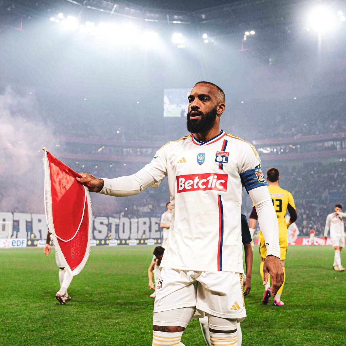 LyonnaisNL_'s tweet photo. 349 matchs et 182 buts plus tard c'est peut être terminé définitivement https://t.co/DDcjgLolmk