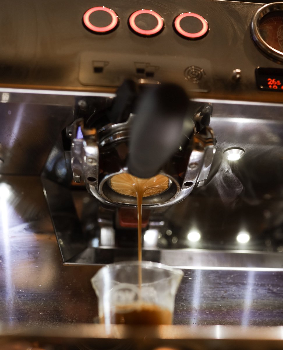 Start your week right some great coffee! Our House Espresso is a Natural Brazil and washed Colombia right now, and it's sweet, nutty, chocolatey, and super delicious!  

#SpecialtyCoffee #SpecialtyCoffeeRoaster #ThirdWave #espresso #latte #CoffeeAddict #CoffeeLovers #Spokane