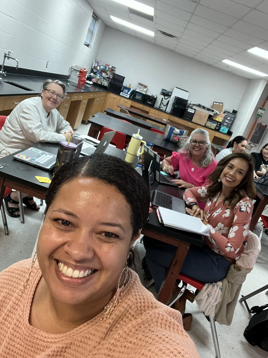 Thuerta24's tweet photo. Ready for a full day of learning thanks to @engage_learning !! Team …Loading is ready to rock and roll!!! 🎉🙌🏽❤️ #hcisdICs #engage2learn #…loading https://t.co/hbOXwWOzyU