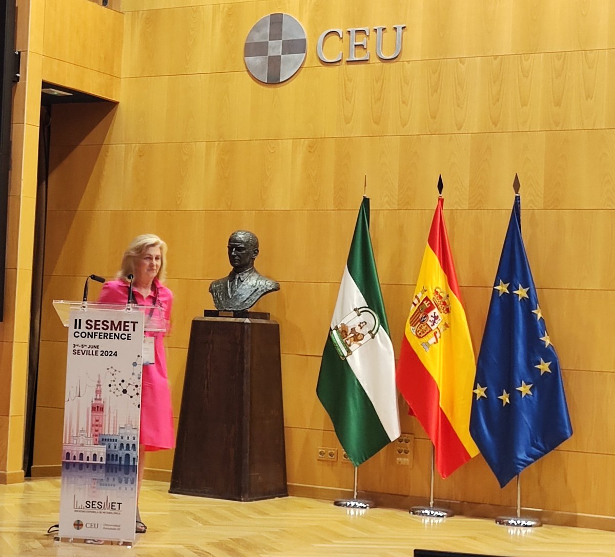 Fernanda Rey-Stolle (@ferstolle) on Twitter photo 🎉 The stage is set for #SESMET2024! 🧬🔬 Diving into the world of #Metabolomics with <a href="/CoralBarbasAr/">Coral Barbas</a>’ inspiring plenary lecture on the art of thoughtful research over automation #ThinkBeforeYouAct <a href="/ses_met/">Sociedad Española de Metabolómica (SESMet)</a> <a href="/metabolomicaceu/">CEMBIO</a> 🎉 The stage is set for #SESMET2024! 🧬🔬 Diving into the world of #Metabolomics with <a href="/CoralBarbasAr/">Coral Barbas</a>’ inspiring plenary lecture on the art of thoughtful research over automation #ThinkBeforeYouAct <a href="/ses_met/">Sociedad Española de Metabolómica (SESMet)</a> <a href="/metabolomicaceu/">CEMBIO</a>