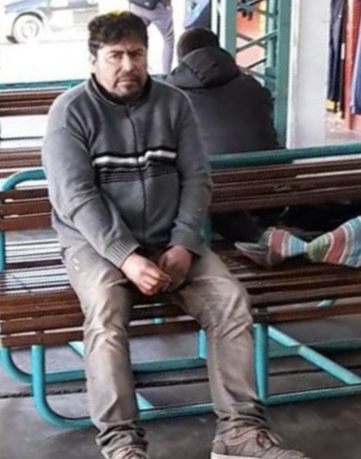 Arnold_Ord's tweet photo. PREOCUPANTE: Este hombre acosa a las chicas en la zona de la terminal. Una joven aseguró que la amenazó para que se quedara a su lado en el colectivo. https://t.co/eUnvuhAYQf
