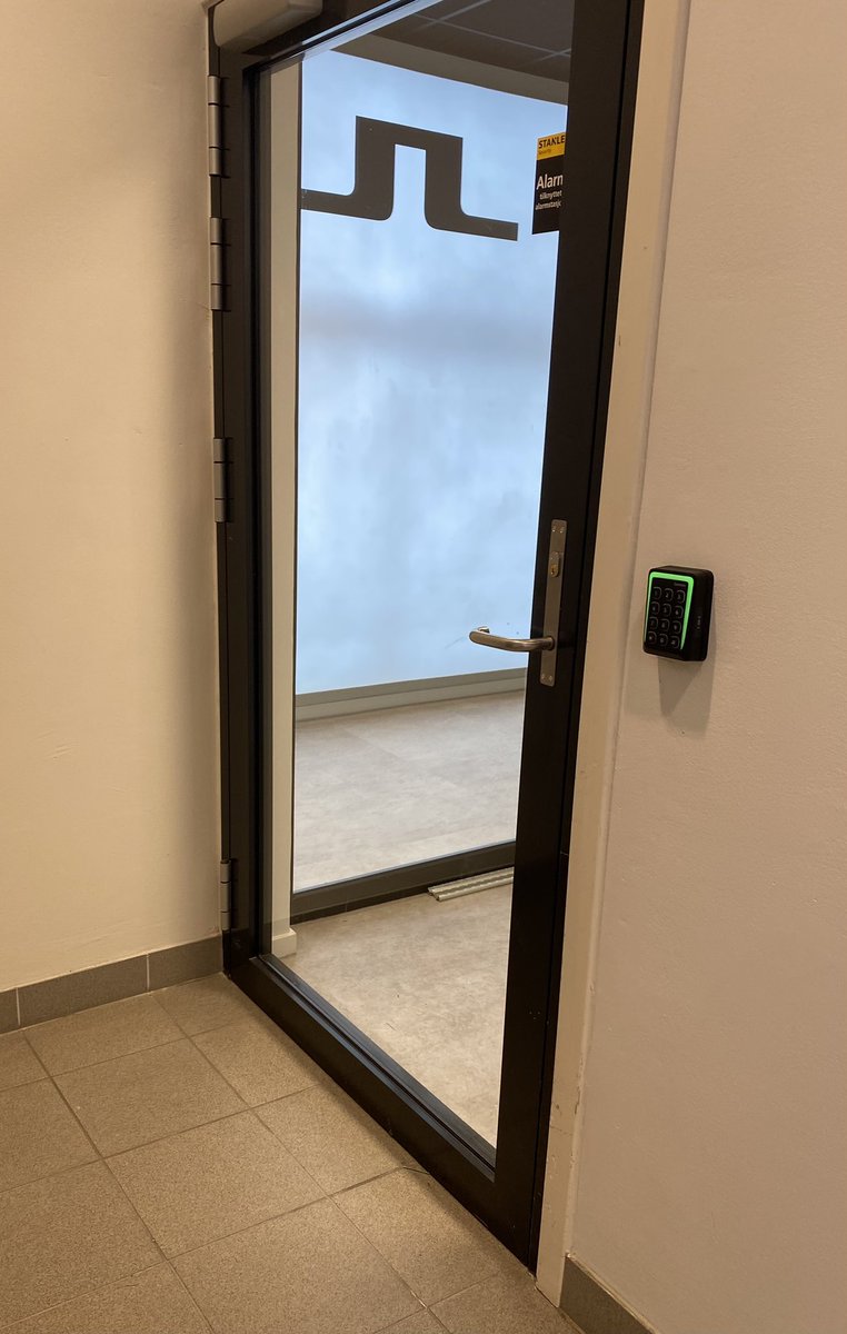 J.Lindeberg 2025 - behind the door #jlindeberg #golfbutikken