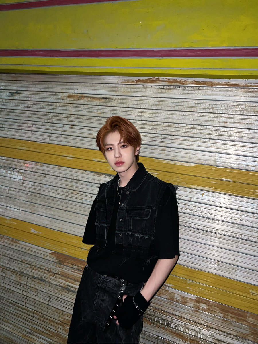 by_EPEX's tweet photo. [#에이든]

킥인더도어~🚪

#EPEX #이펙스 #AYDEN #에이든 https://t.co/asvKbUCgw7