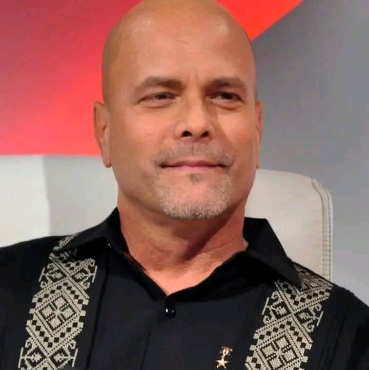 MichelS24667654's tweet photo. 🇨🇺🇨🇺 Felicidades en su cumpleaños para Gerardo, ejemplo de pureza, firmeza y abnegación 🇨🇺🇨🇺 #Cuba https://t.co/Q6G6vmNTAR