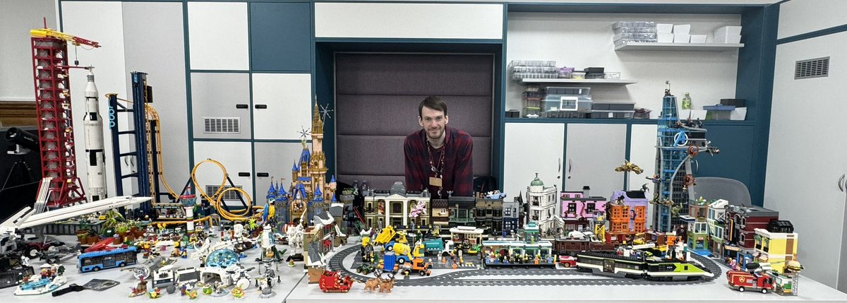 TheCosmosCorner's tweet image. Awesome day @WirralMakeFest 2024! Great to see so many people making new and exciting things and all while helping promote sustainable solutions ♻️ 
Can’t wait to do it all again @LpoolMakeFest on July 6th! Come say hi 😃👋🏼

@EchoWhatsOn @LEGO_Group #lego #legocity #buildwithlego