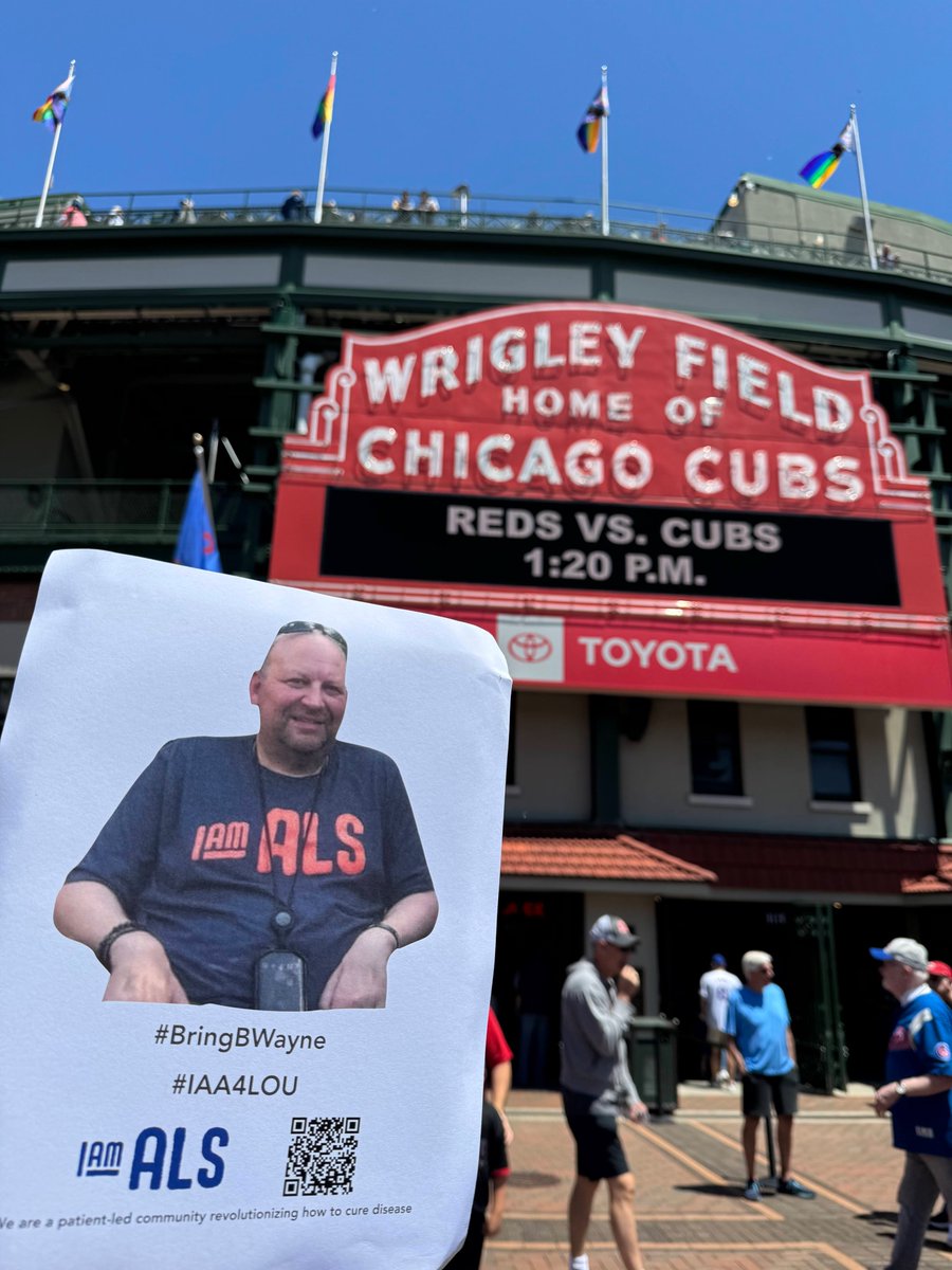 MarkSooHoo's tweet photo. #LouGehrigDay is an amazing way to raise awareness to #EndALS. Thanks to @LG4Day @iamalsorg @MLB and many others that make it possible.
We #BringBWayne to honor his vision and legacy. Getting to touch the grass at the Friendly Confines was an added bonus. Thank you @Cubs! https://t.co/4Q8V6BKv5D