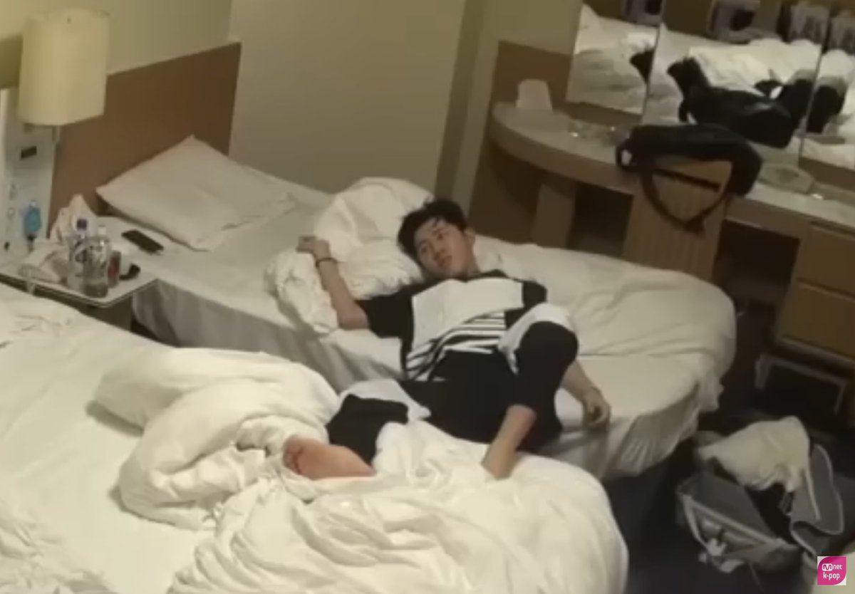 in_mycosmos's tweet photo. 19살 김한빈😒 https://t.co/atZRxYu8ha