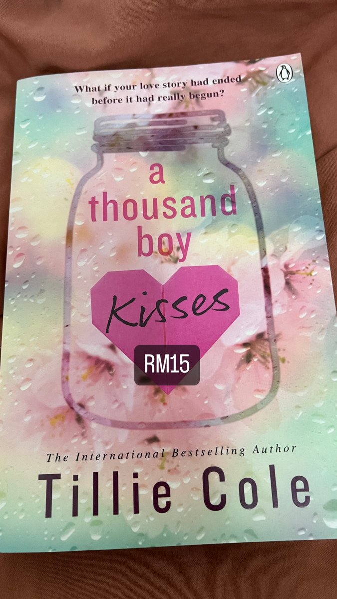 bewkinpp_'s tweet photo. WTS PRELOVED ENGLISH NOVELS

💰Refer pic
🚫 Price stated does not include postage
✨ DM if interested 

‼️‼️ All is original copies and not printed ‼️‼️

rts and likes are highly appreciated 🙏🏼🙏🏼 https://t.co/ukGj76xnGy