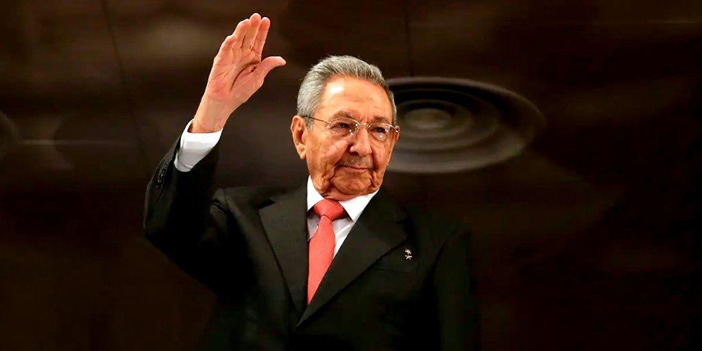 Mi abrazo y mis deseos de felicidad a nuestro hermano Raúl Castro, Comandante y Líder histórico de la Revolución Cubana, gran estadista y combatiente que hoy cumple 93 años. Una vida admirable en defensa de la dignidad del pueblo cubano y la unión latinoamericana.