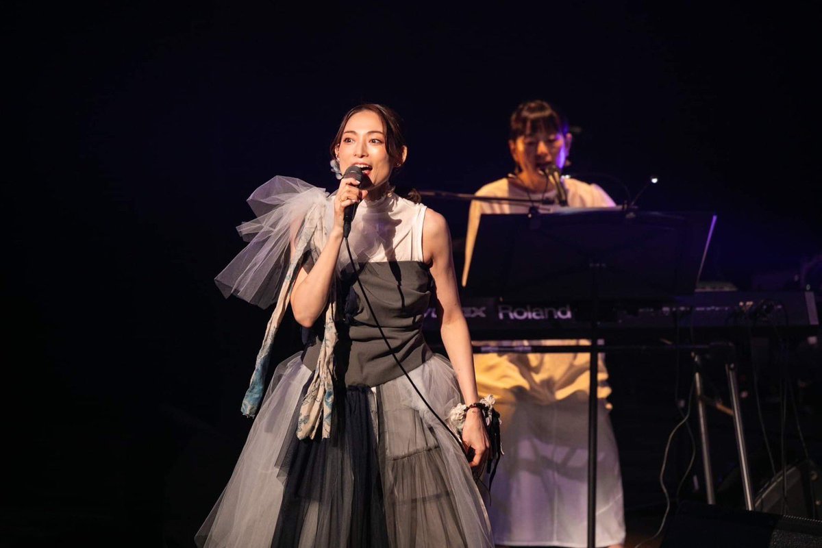 matsumoto_eiko's tweet photo. 今回、2着目の衣装はコラボドレス👗
#EGAMI さんでコーディネートして頂いたお洋服を #chichibon に装飾して貰いました✨✨✨🤍
幸せ〜☺️ https://t.co/J4RbtP0ilj