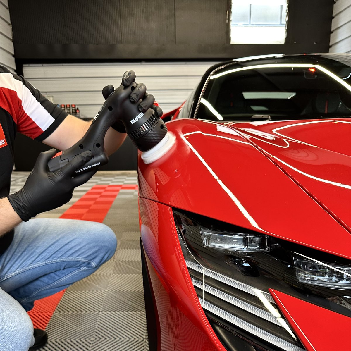 RUPESSpA's tweet photo. Ideally suited for polishing applications in curves, contours, and compact spaces, the HLR75 iBrid Mini polisher is compact, powerful and easy to handle thanks to its revolutionary design and ergonomics.

#rupes #rupesbigfoot #hIr75 #ibrid #minipolisher #bodyshop #detailing https://t.co/0NdQF48BQE
