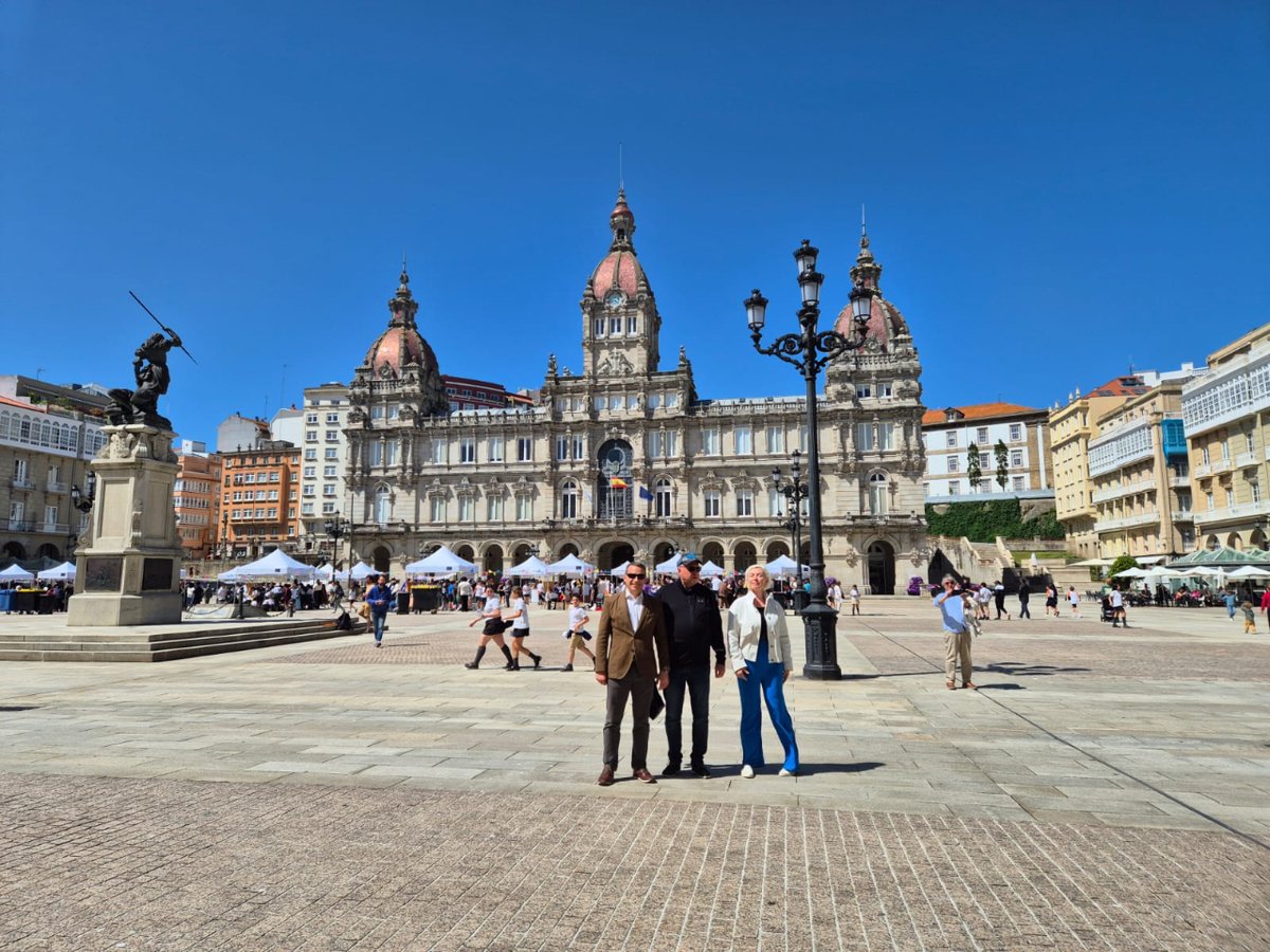 Más imágenes del Fam Trip de la semana pasada en A Coruña. Dos de las paradas del viaje fueron la Plaza de María Pita y la Casa Museo de Picasso. 🎨

A Coruña es el destino perfecto para los eventos MICE. 

<a href="/CorunaTurismo/">Turismo de A Coruña - Visit Coruna</a>
<a href="/Depucoruna/">Deputación da Coruña</a>