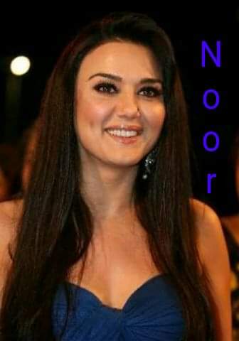 انا ايه يخليني واثقه فيك
وانت كتير حواليك
فرحان بنفسك ولا يرضيك
غير الف واحده حواليك
انا ايه يخليني واثقه فيك 
انا لاهديلك فرصه ولا اثنين
ولا عمري قلبي هيحن اليك
عيش حياتك يا ابو قلبين
بكره تندم وتبكي عينيك 
انا ايه يخليني واثقه فيك 
وانت كتير حواليك