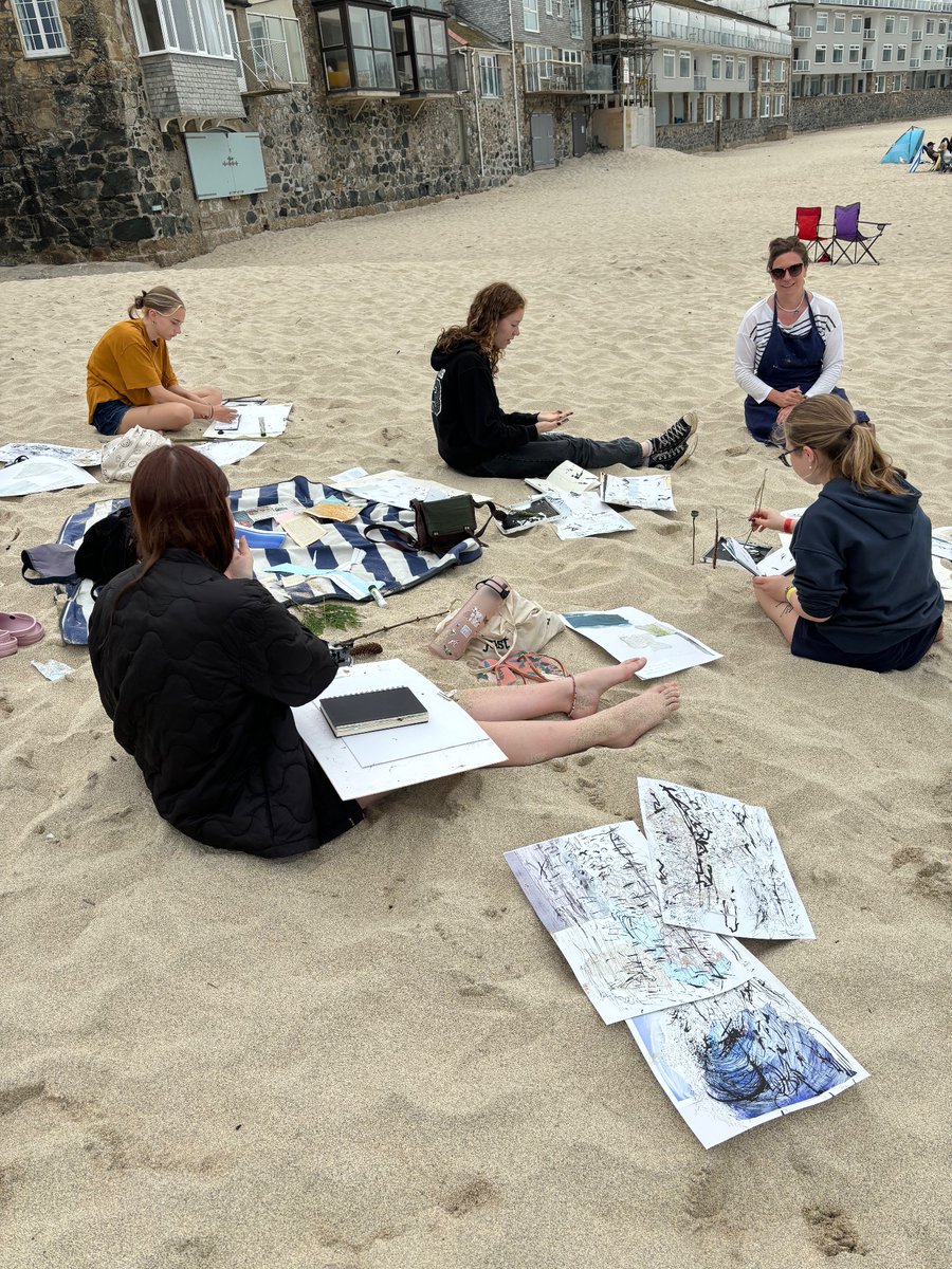 RLSartists's tweet photo. Beach drawing workshop https://t.co/qgaPjSVjvJ