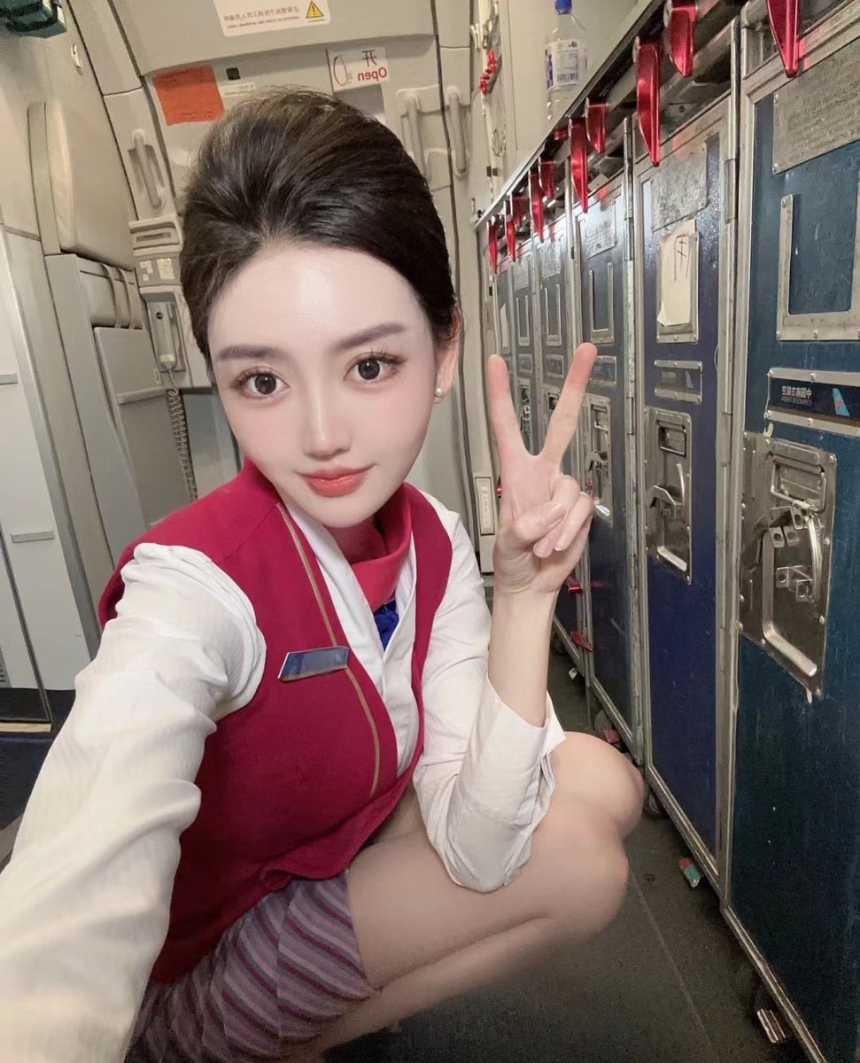 这么晚还不睡，我才落地，你不会是在打飞机吧？
上海昆明v：K-owen117 https://t.co/sc4I7ykqmT