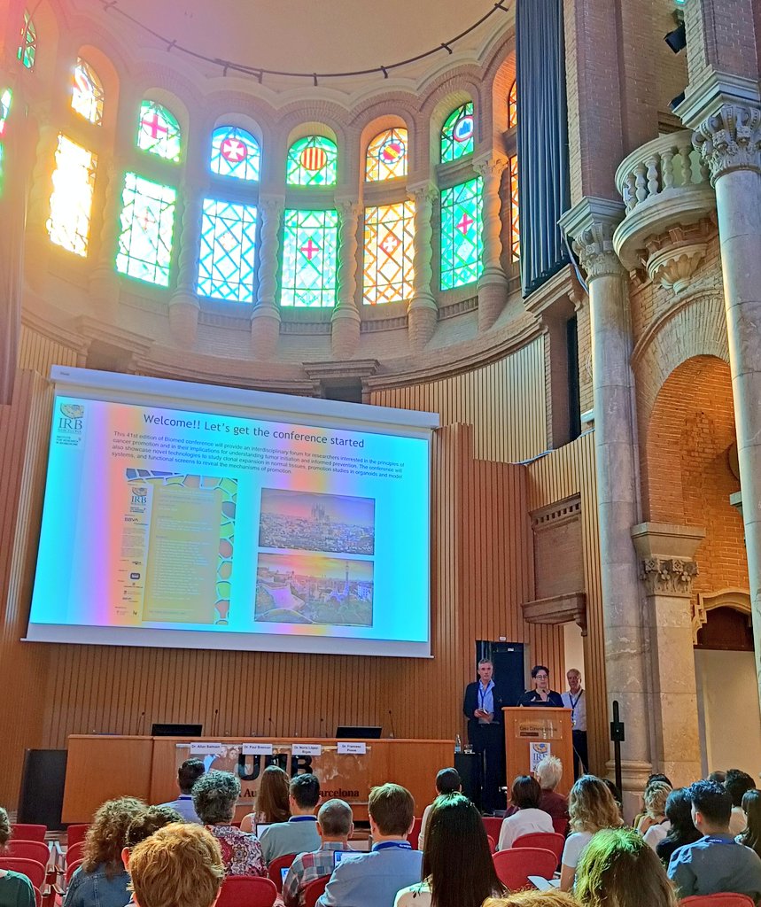 Fantastic start to the conference organized by @CancerGrand PROMINENT teal leaders @nlbigas (@IRBBarcelona) @Lyonpaul (@IARCWHO) & Allan Balmain (@UCSFCancer) on 'Cancer Promotion to inform prevention'. What a beautiful venue too 🏫! @HospitalSantPau irbbarcelona.org/en/events/canc…