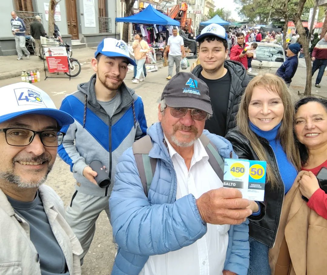 Lista450's tweet photo. #FindeAFull!!!
La @Lista450 no para!!!
#UruguayHaciaAdelante
#AlbisuIntendente
@AlvaroDelgadoUy
@CarlosAlbisu
@carlosilva_50
@HugoPreviale https://t.co/tKhuoPNeSH