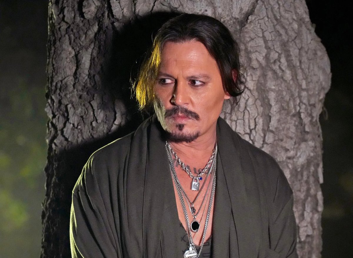 PopCrave's tweet photo. Johnny Depp will play Satan in Terry Gilliam’s new film ‘The Carnival at the End of Days.’ https://t.co/BayxqJEcgX