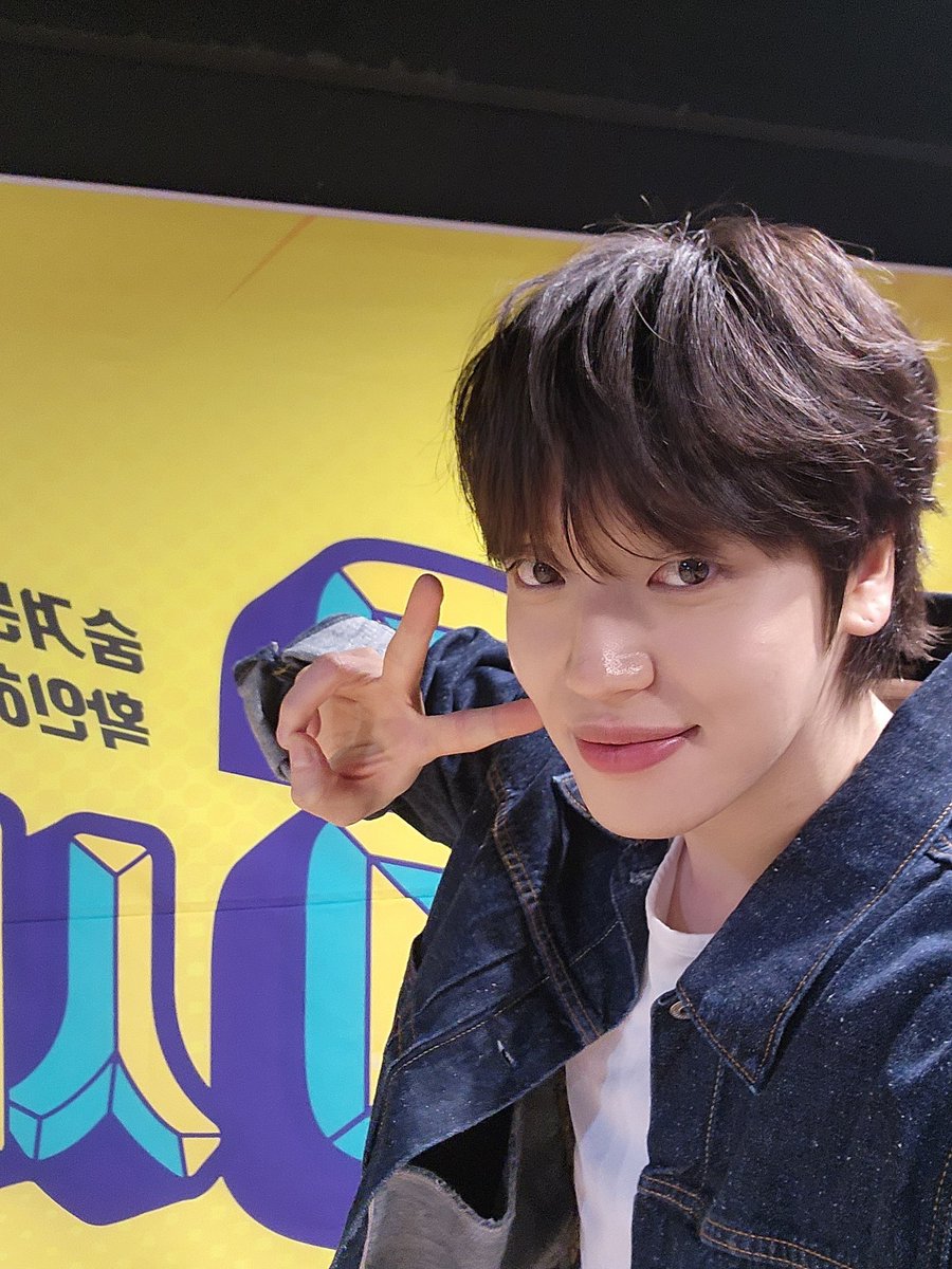 [📸] 240603 니엘 '손병호 빼고 다 접어 - 손지부장' 출연

안뇨옹~
6시 퇴근 홍보로 출연했는데
퇴근 하면서 봐 ㅎ
밥 맛있게 먹고!
내일 보자 ㅎ

➫ youtu.be/3Gd64ozLwdU

#니엘 #NIEL