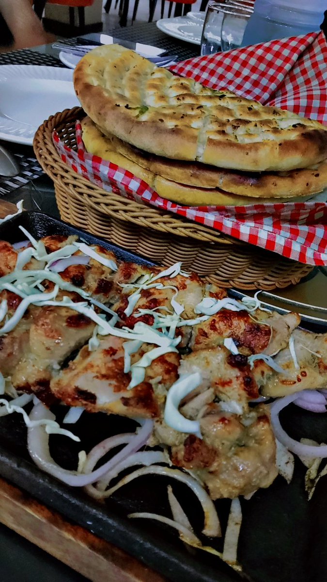 A jao jis nay khna ha🥰😋😋 Garmi bhoat ha yar