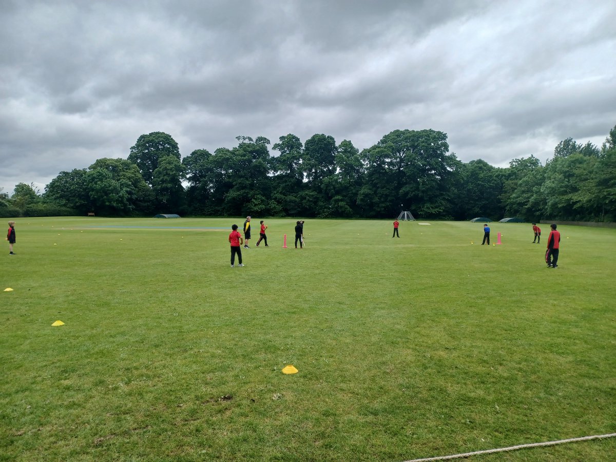 NottsHighIJS's tweet photo. Our U10 Cricket team are having a great time playing @fernwoodsch and @rosslynpark today! Thanks @NottsCricket for organising! #somuchmore #cricket #nottingham https://t.co/twVrfcl1MS