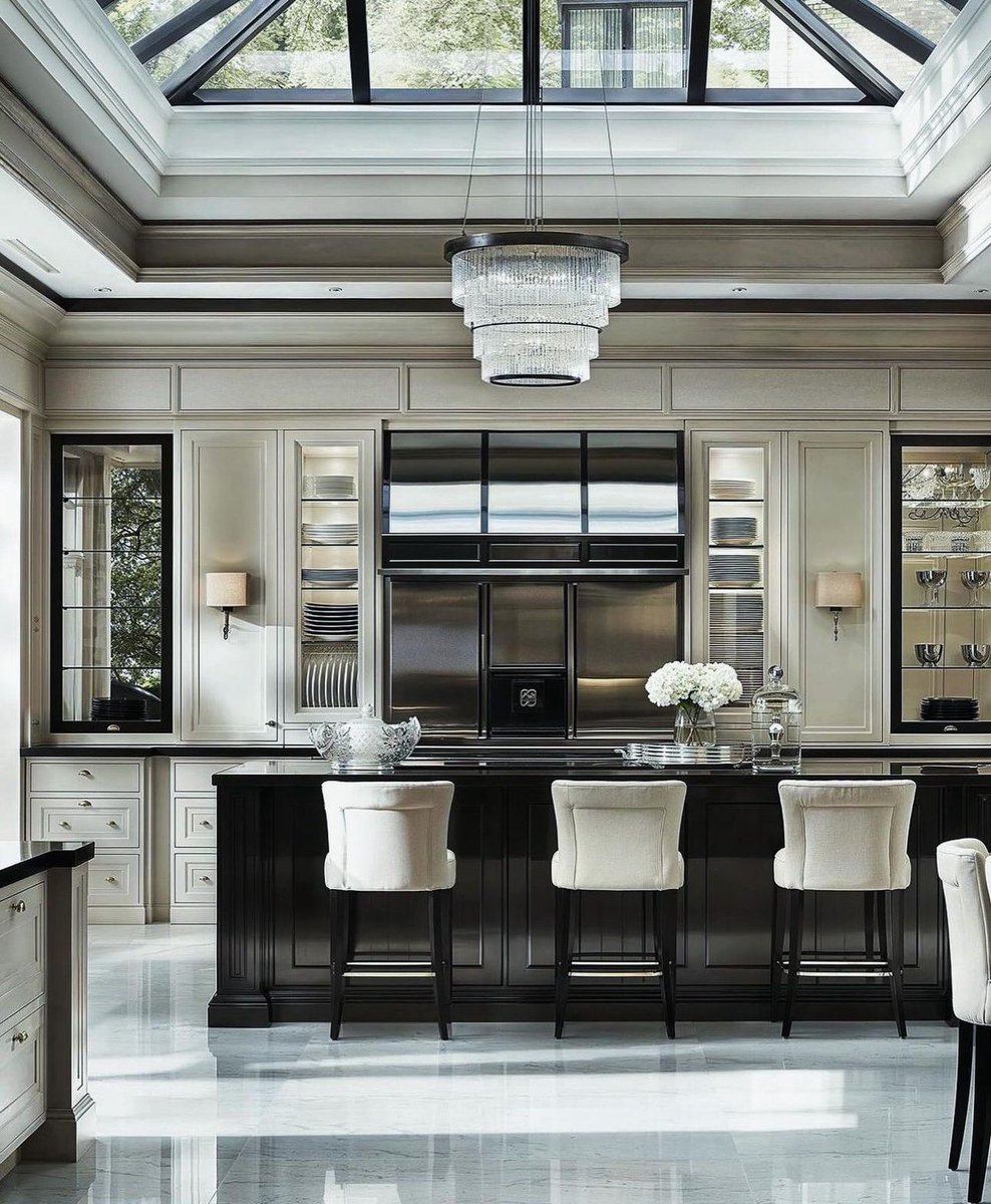 Sia_Moore's tweet photo. The villa designed by Aiforarchitect presents a highly impressive example aesthetically. The villa stands out with a balanced contrast created by the skillful combination of dark and light tones.

#SiaMoore #Architect #Interiors #Home https://t.co/x9qkB0jgrn