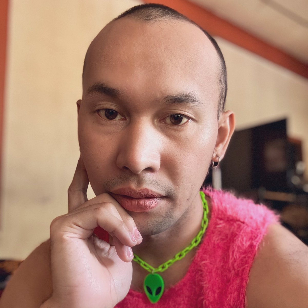 CuinnGene's tweet image. Shedding the old, embracing the bold! 🖤✂️ 💥 

#Fearless 
#NewLook 
#StrongAndBold 
#BoldAndBeautiful