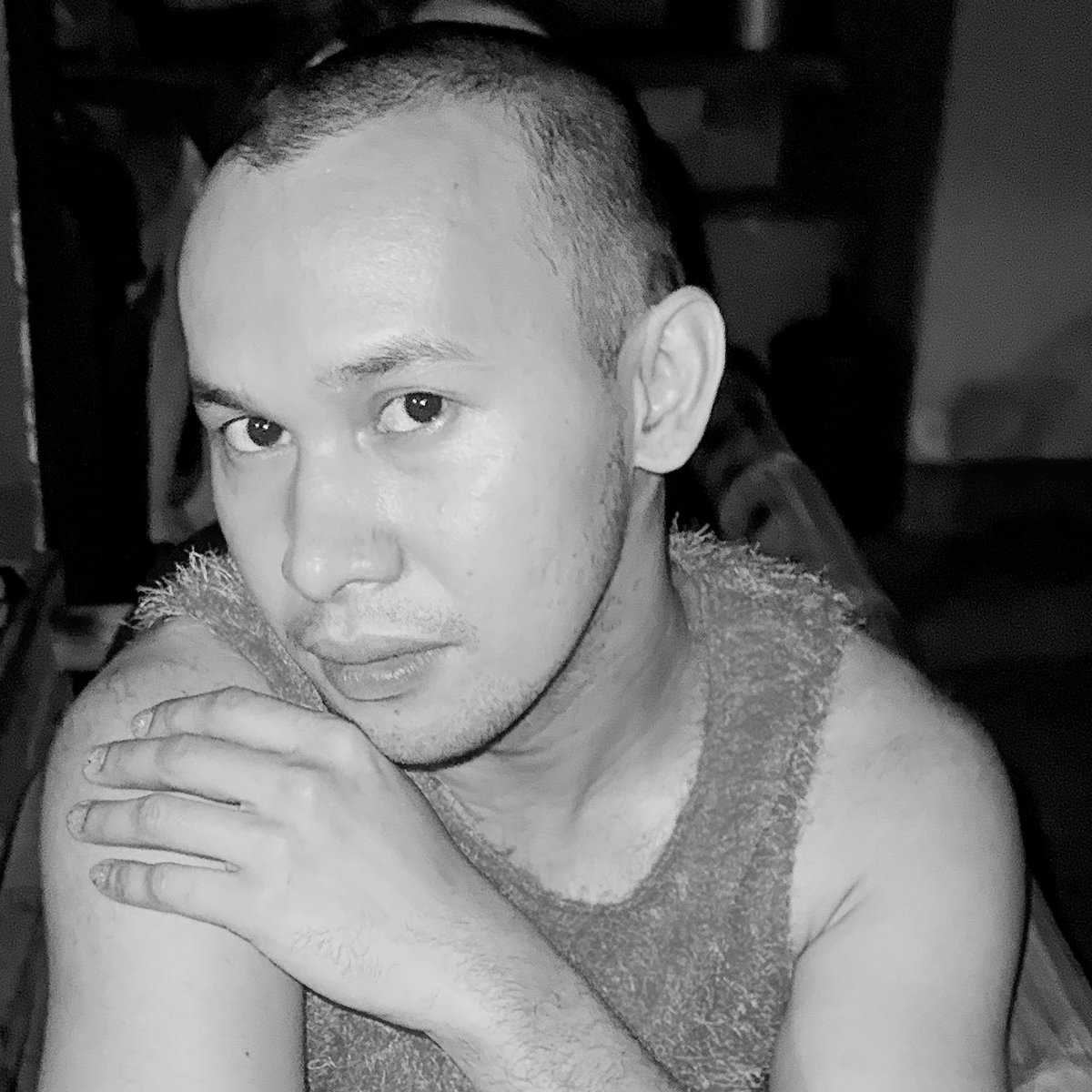 CuinnGene's tweet image. Shedding the old, embracing the bold! 🖤✂️ 💥 

#Fearless 
#NewLook 
#StrongAndBold 
#BoldAndBeautiful