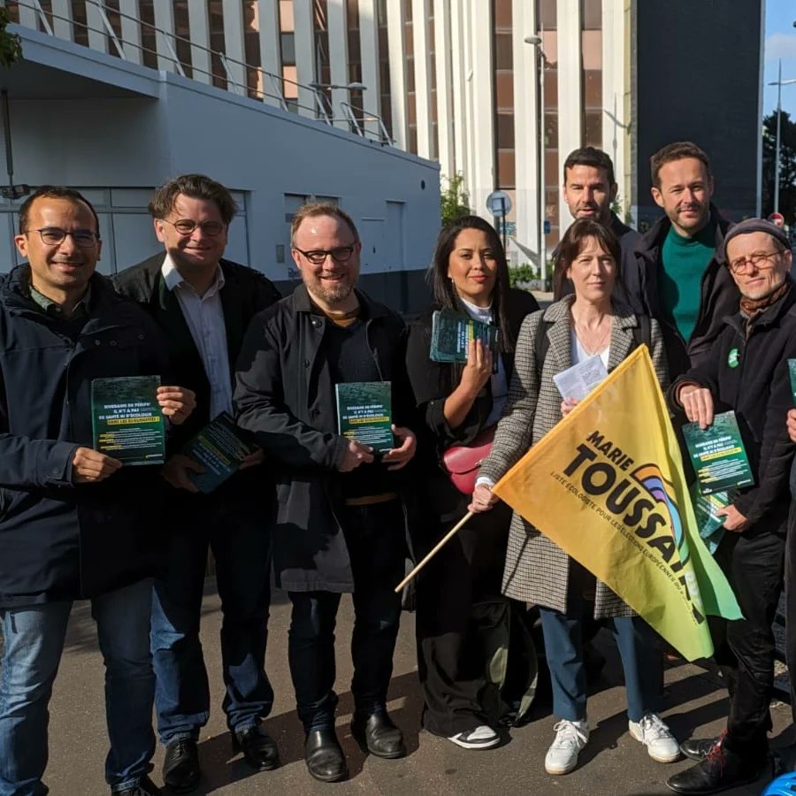 dembak_s's tweet photo. Grosse mobilisation ce matin contre la pollution de l'air. #Periph 🚗☁️☠️

Parce que nous avons besoin des Écologistes 💚 pour mener ce combat dans nos villes comme au parlement européen 🇪🇺 le 9 juin c'est le #BulletinVert de @marietouss1 https://t.co/x2KKBi6gZV