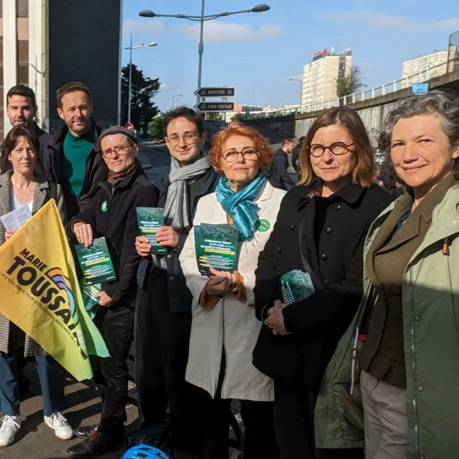 dembak_s's tweet photo. Grosse mobilisation ce matin contre la pollution de l'air. #Periph 🚗☁️☠️

Parce que nous avons besoin des Écologistes 💚 pour mener ce combat dans nos villes comme au parlement européen 🇪🇺 le 9 juin c'est le #BulletinVert de @marietouss1 https://t.co/x2KKBi6gZV