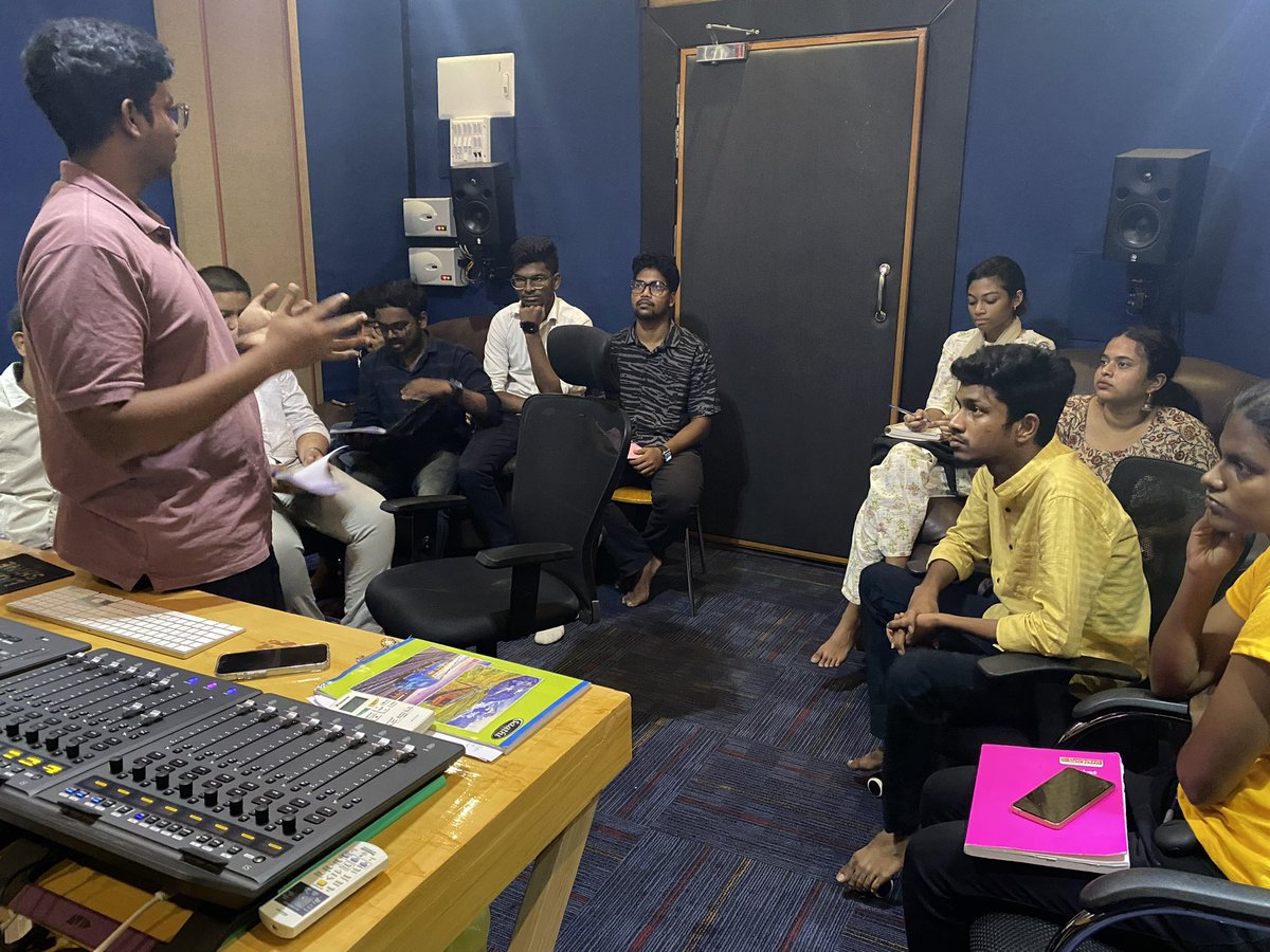 officialIMFACTS's tweet photo. Session on Mixing Techniques by Mr Sivanesan

#imfacts #loyolasoundengineering #soundengineer #techintune #soundengineering #audioproduction #musictech #studiolife #mixingmastering #proaudio #sounddesign #recordingstudio #audioengineering #musicproduction https://t.co/B05t51Q2IC