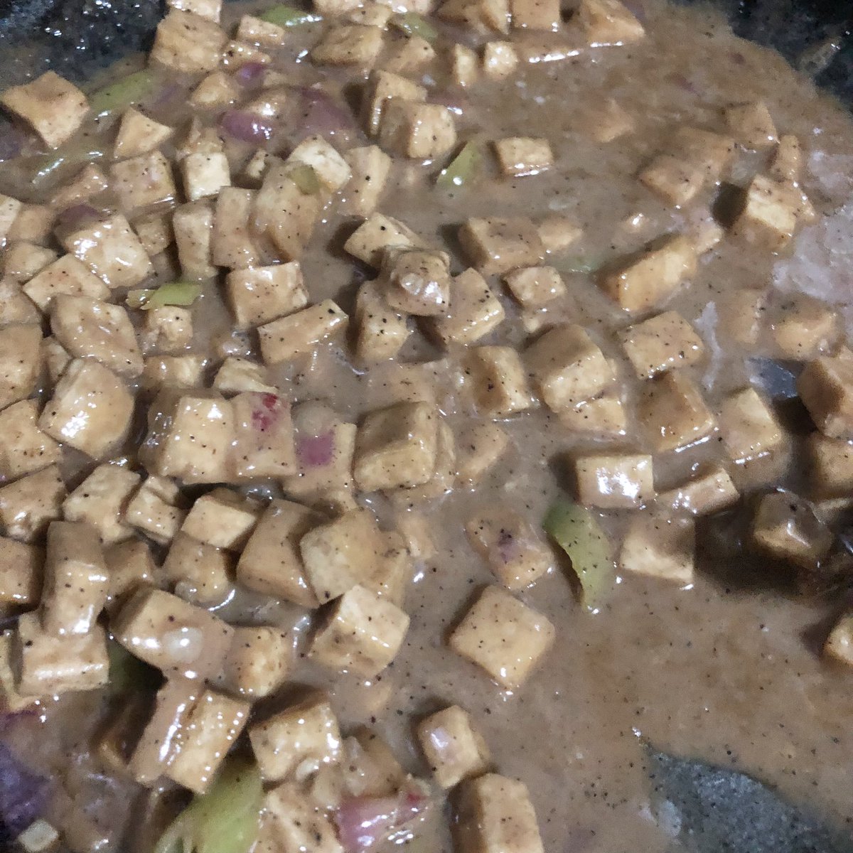sehunsilk's tweet image. skl guys eme first time magluto ng… sinabawang tofu sisig whureinwhdjed 😭 #shef 🧑🏻‍🍳