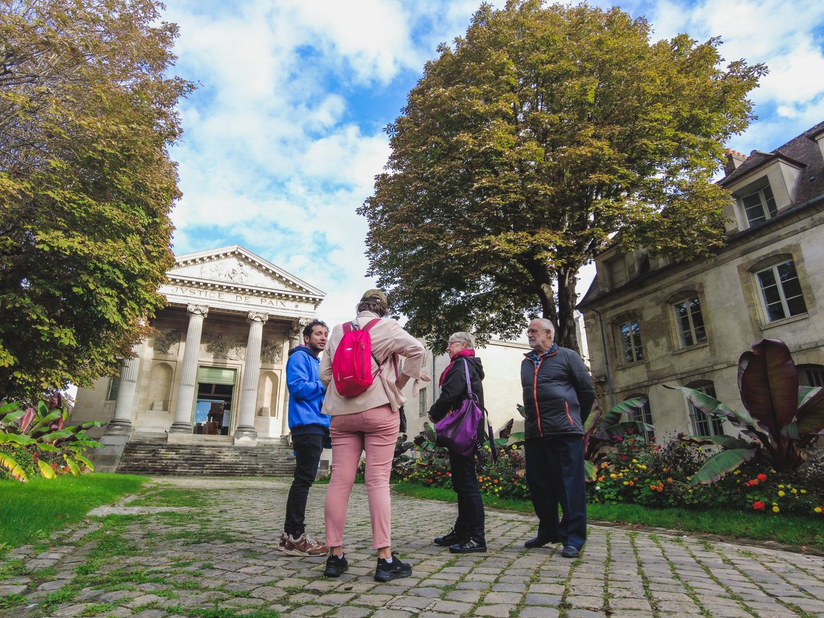 Historique et créative, <a href="/villesaintdenis/">Ville de Saint-Denis</a> se dévoile via une balade gourmande de 2 heures avec ses commerces locaux et son patrimoine historique. Une belle expérience pour découvrir Saint-Denis comme un local ! 

📅 15/06 de 14h30 à 16h30 
➡️ bit.ly/BaladeGourmand…
