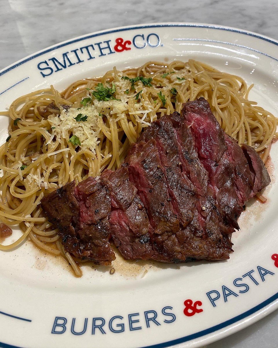 upyouralley_'s tweet photo. 📍Smith &amp; Co. - Mercury Chidlom🍝🍔🍟
ซ้ำ2รอบใน2วีค ส่วนตัวชอบนะ อร่อยแบบราคาสมเหตุสมผลในยุคนี้สมัยนี้และด้วยโลเคชั่น สิ่งที่ชอบที่สุดคือเฟรนฟรายมันหวานคือที่🔥 10/10 ต้องสั่ง เบอร์เกอร์โอเค พาสตี้ว้าวบางจาน ส่วนจาน Beef Steak คือ300กว่าบาทซอสRed wineดี ชอบค่ะ @aroii https://t.co/CxlkpPZlnx